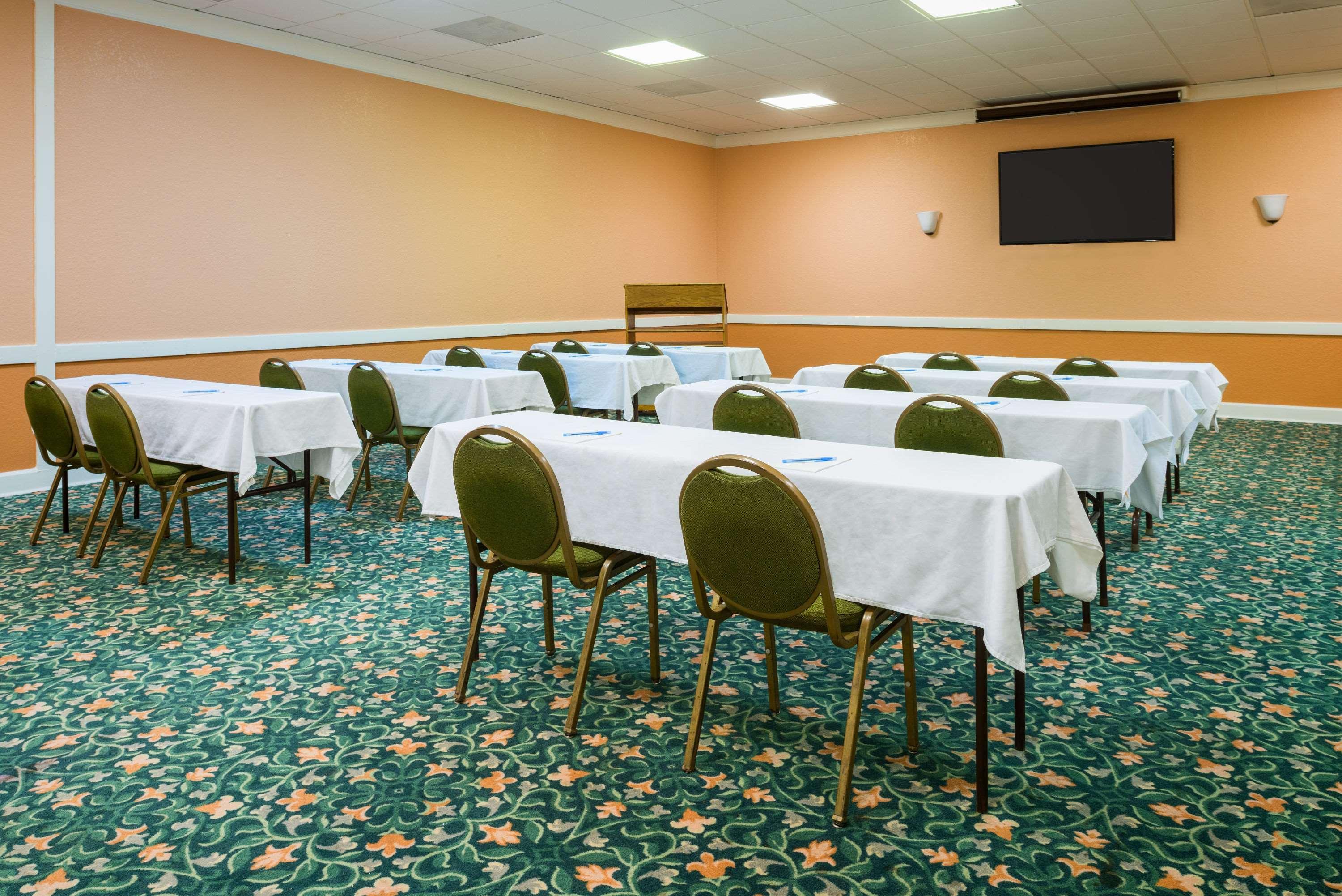 Super 8 By Wyndham Little Rock/Otter Creek Motel Екстериор снимка