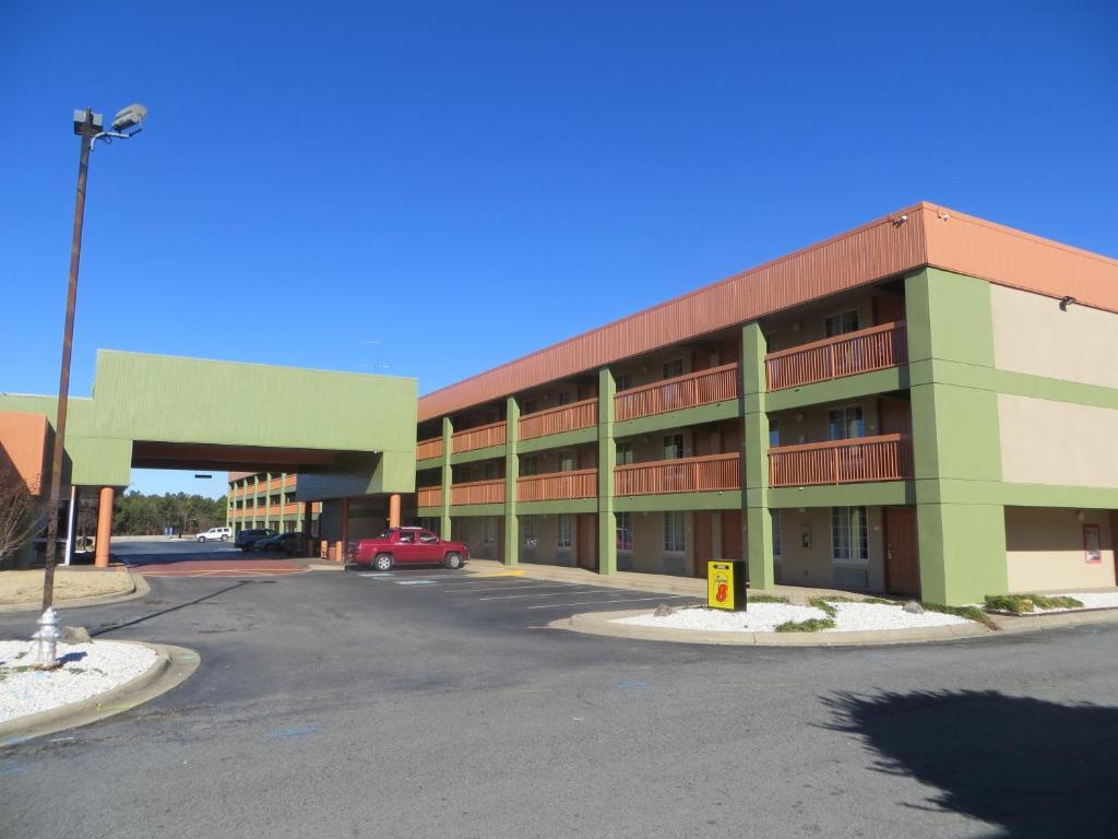 Super 8 By Wyndham Little Rock/Otter Creek Motel Екстериор снимка