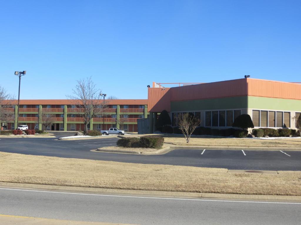 Super 8 By Wyndham Little Rock/Otter Creek Motel Екстериор снимка